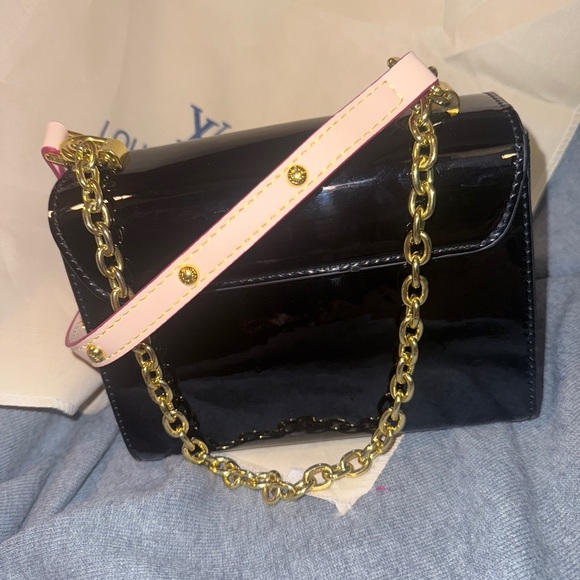 Elegant Black and Gold Designer Inspired  Handbag - Picture 5 of 15